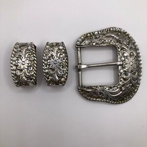 Vintage 1996 Floral SilverTone Ladies Western Rhinestone Rope Edge Belt Buckle